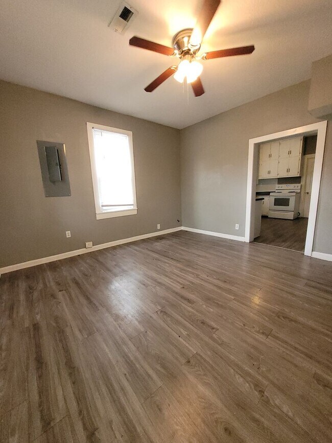 Building Photo - REMODELED 4 Bedroom, 2 Bath Home, 1 Block from DOLING PARK