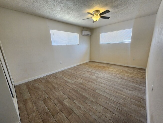 Building Photo - 3 Bedroom 1 bath