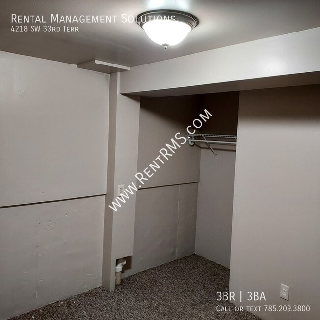 Building Photo - 4218 SW 33rd Terrace