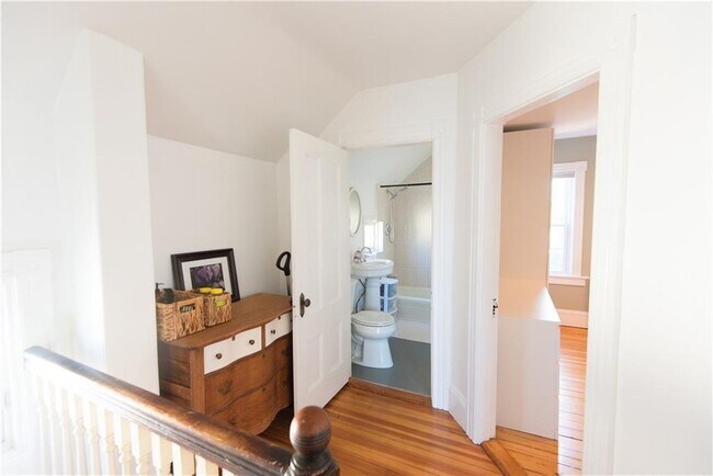 Building Photo - 21 Congdon Ave