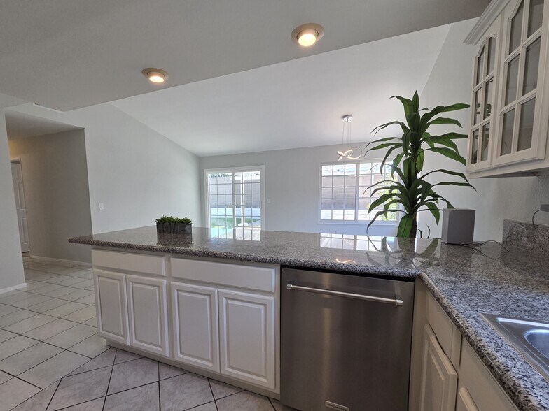 Building Photo - 14232 Matisse Ave