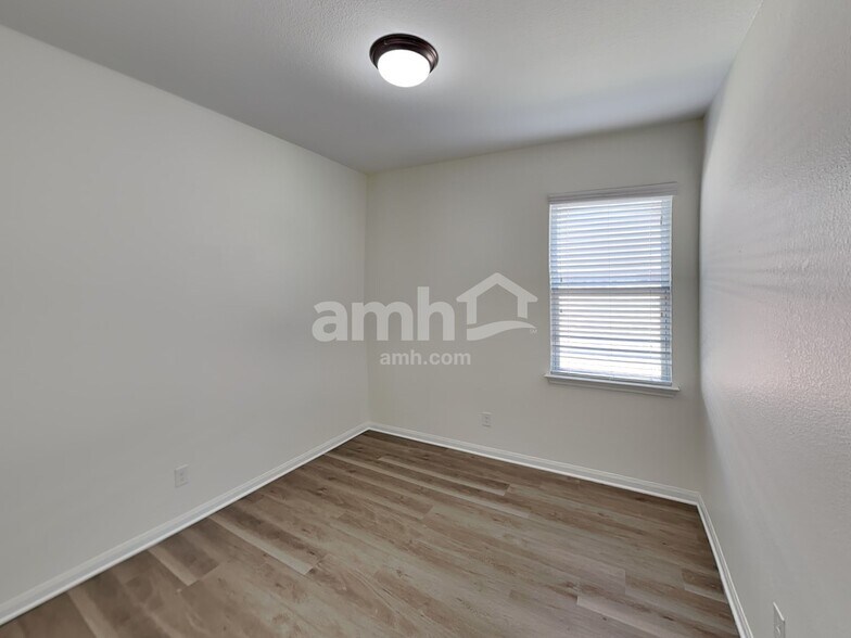 Building Photo - 6292 Begonia