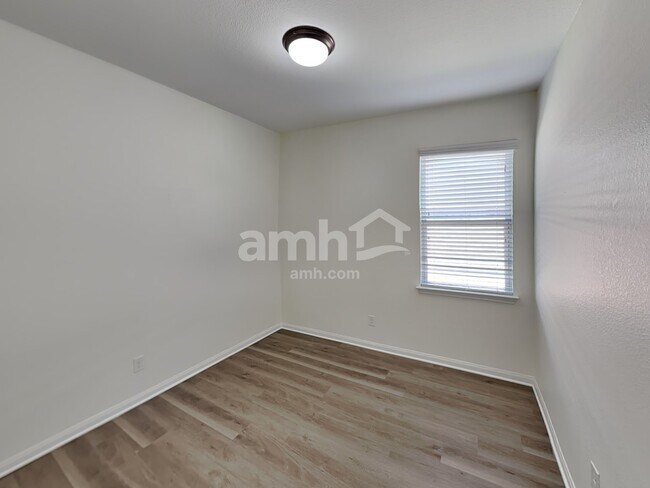 Building Photo - 6292 Begonia