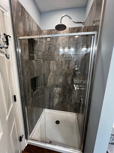 Building Photo - 3269 Grey Village Dr