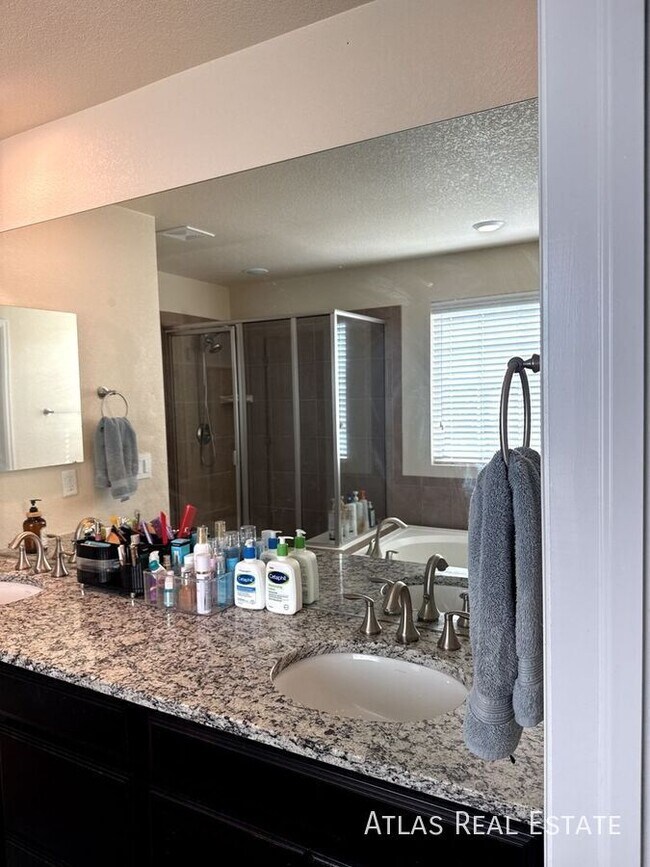 Building Photo - 14050 Hudson St