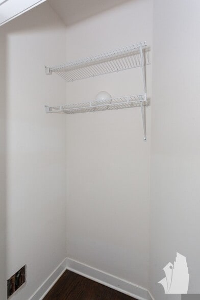 Building Photo - 1603 W Belle Plaine Ave