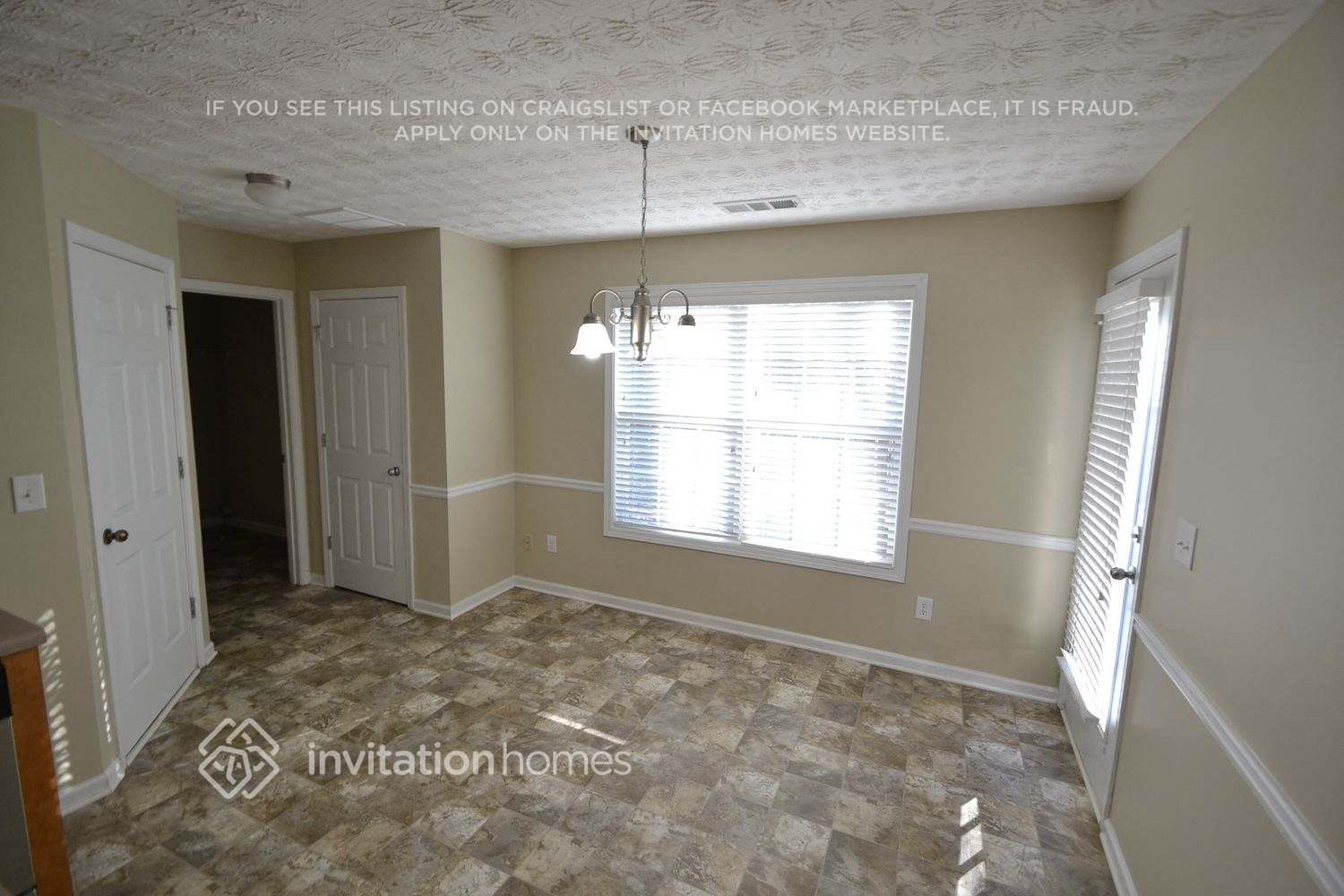Building Photo - 1521 River Song Way