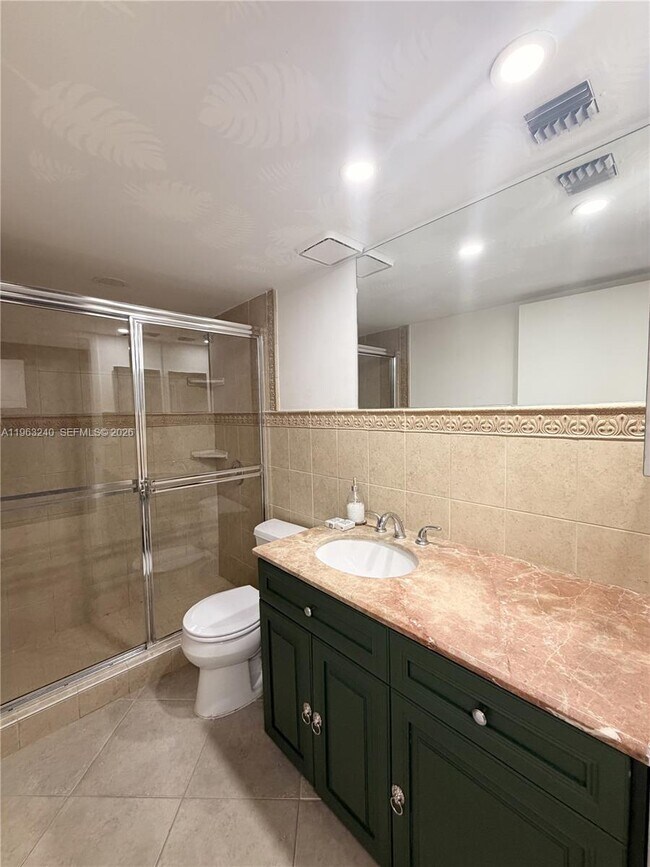 Building Photo - 10835 SW 112th Ave