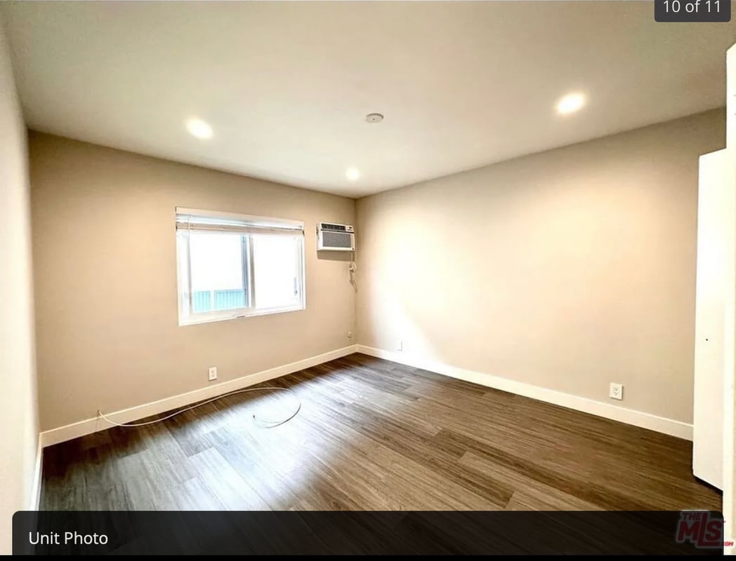 Building Photo - 1051 S Sherbourne Dr