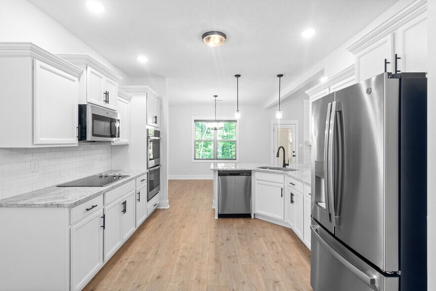 Building Photo - 1022 Brightwood Ct