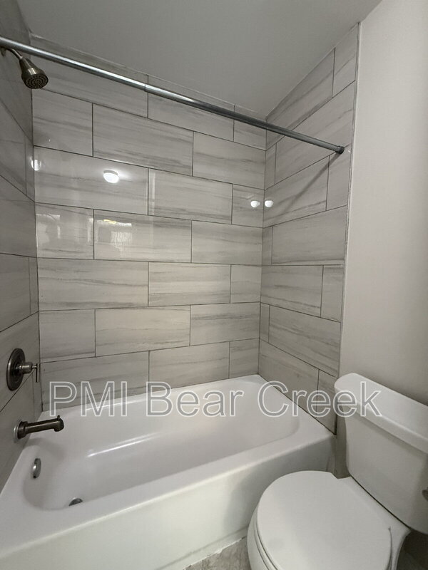 Building Photo - 1824 Thonig Rd