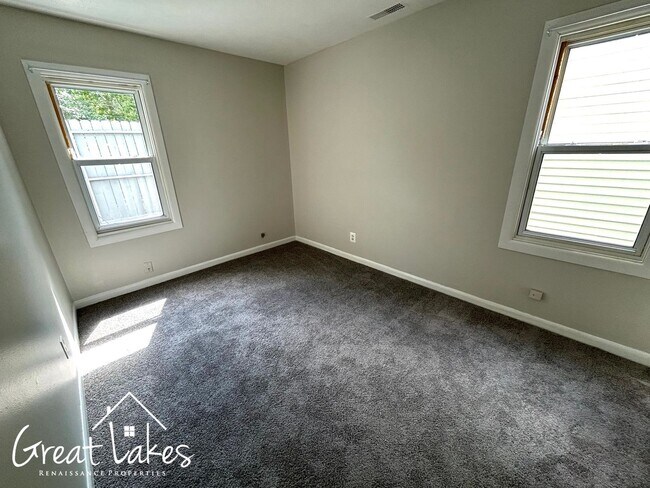 Building Photo - 11252 Lozier Ave