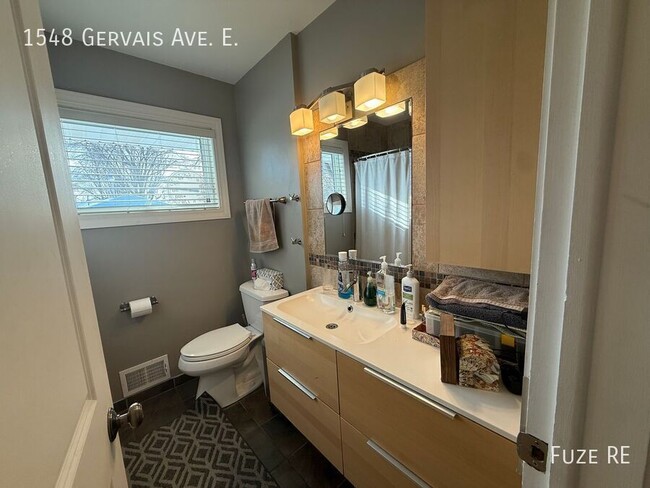 Building Photo - 1548 Gervais Ave E