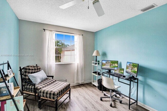Building Photo - 285 Bridgeton Way