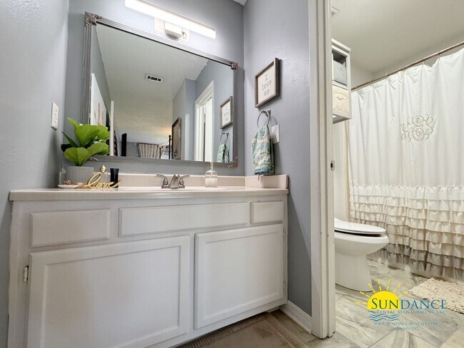 Building Photo - Updated 3-Bedroom Home in Fort Walton Beach