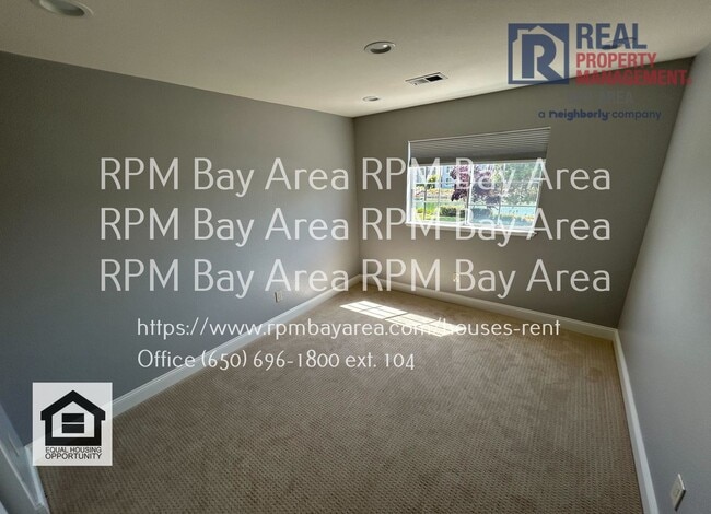 Building Photo - 250 Biarritz Ct