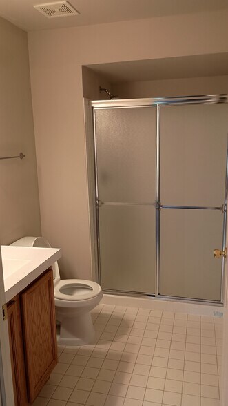 Building Photo - 2256 Monarch Dr