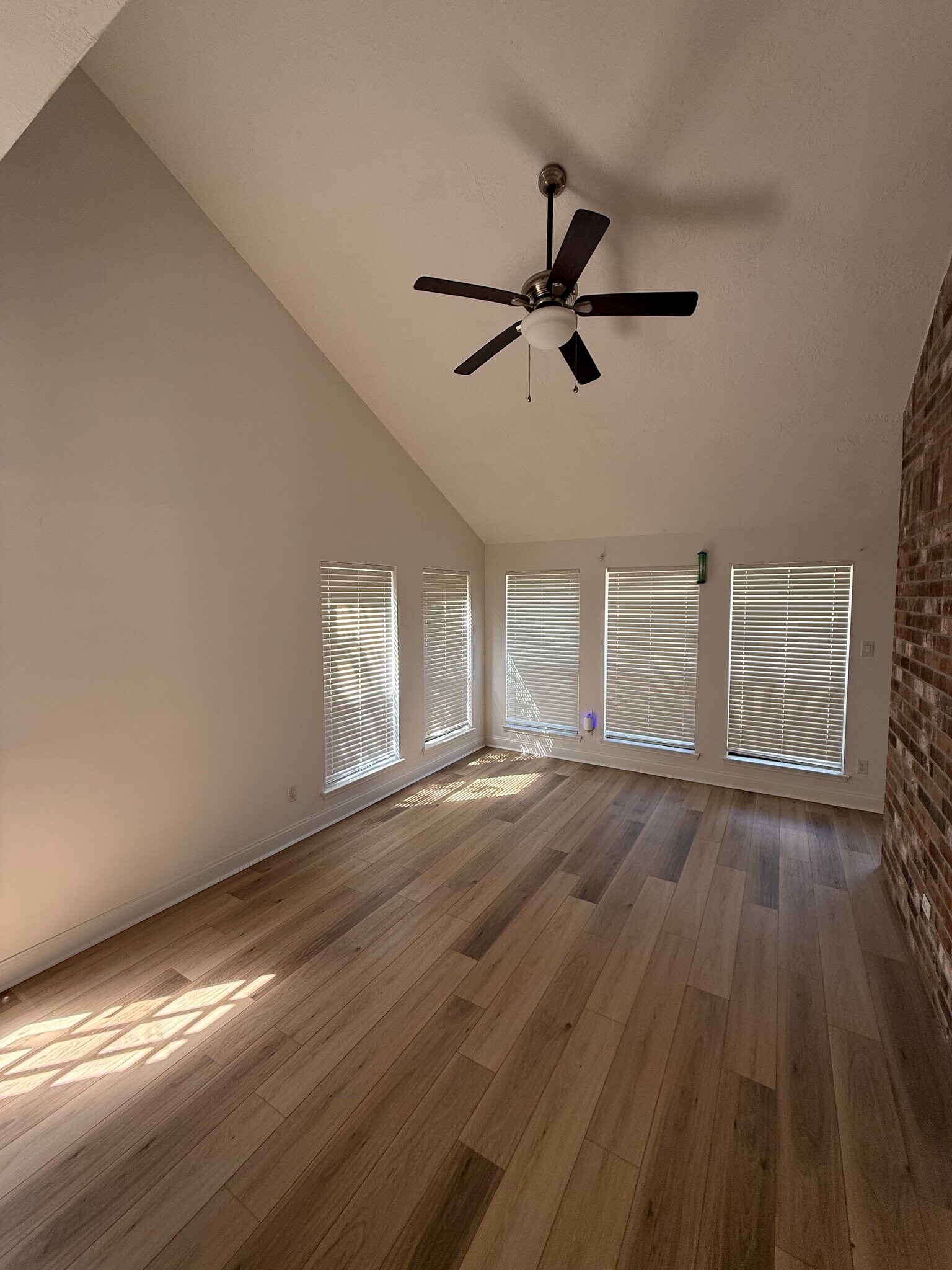 Building Photo - 3211 Mesquite Dr