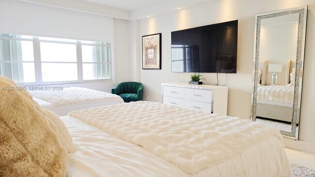 Building Photo - 5151 Collins Ave