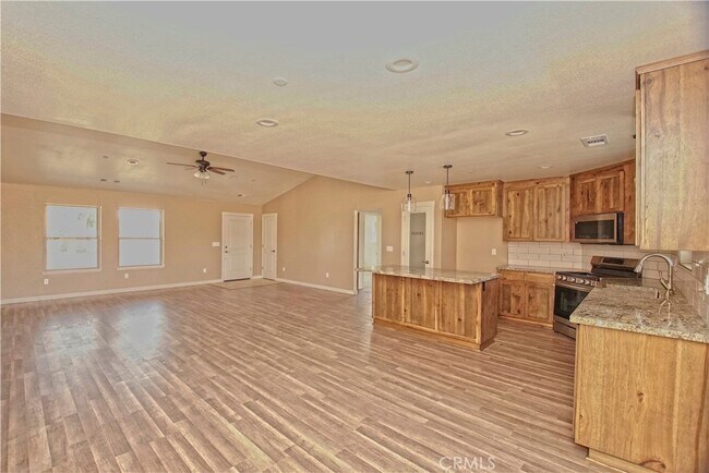 Building Photo - 8435 Buena Vista Ave