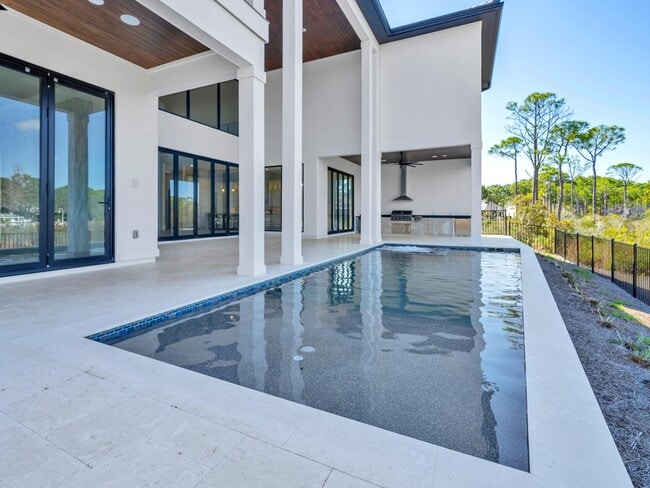 Building Photo - 330 Kelly Plantation Dr