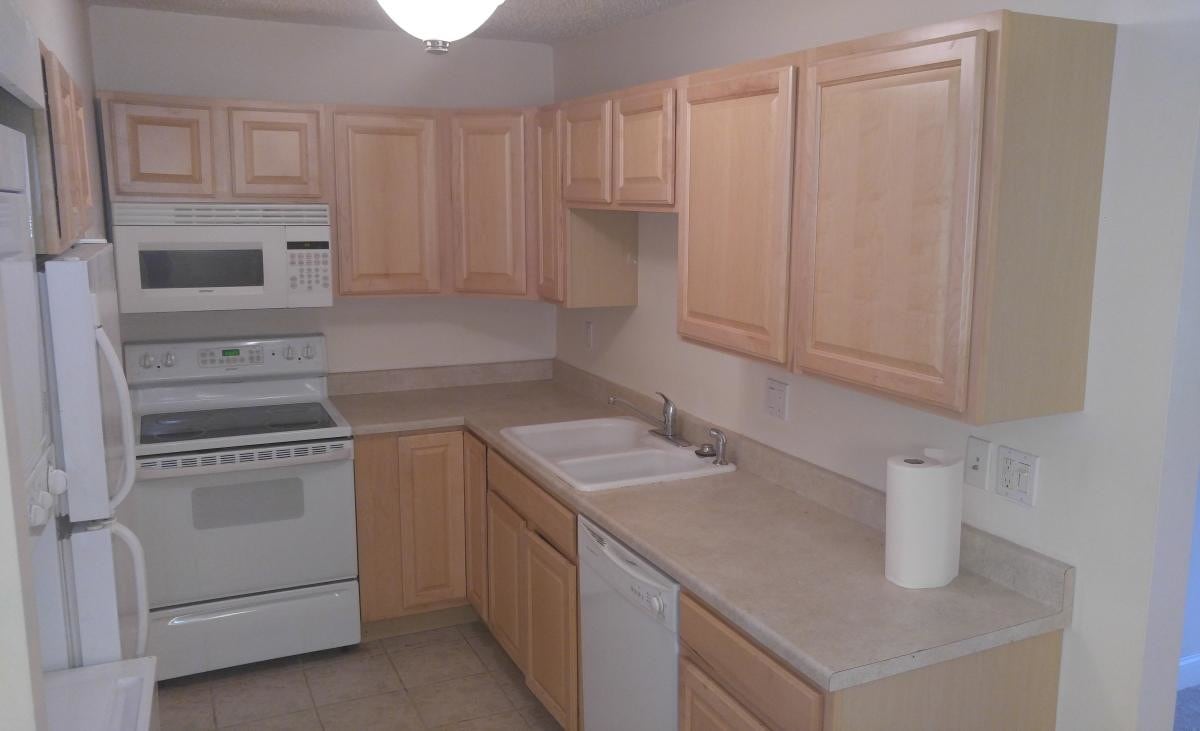 Kitchen - 2047 Jason Dr