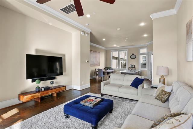 Building Photo - 640 S Pearl Expy