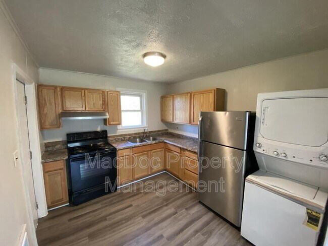 Building Photo - 114-116 Loch Lane Drive Apt 8