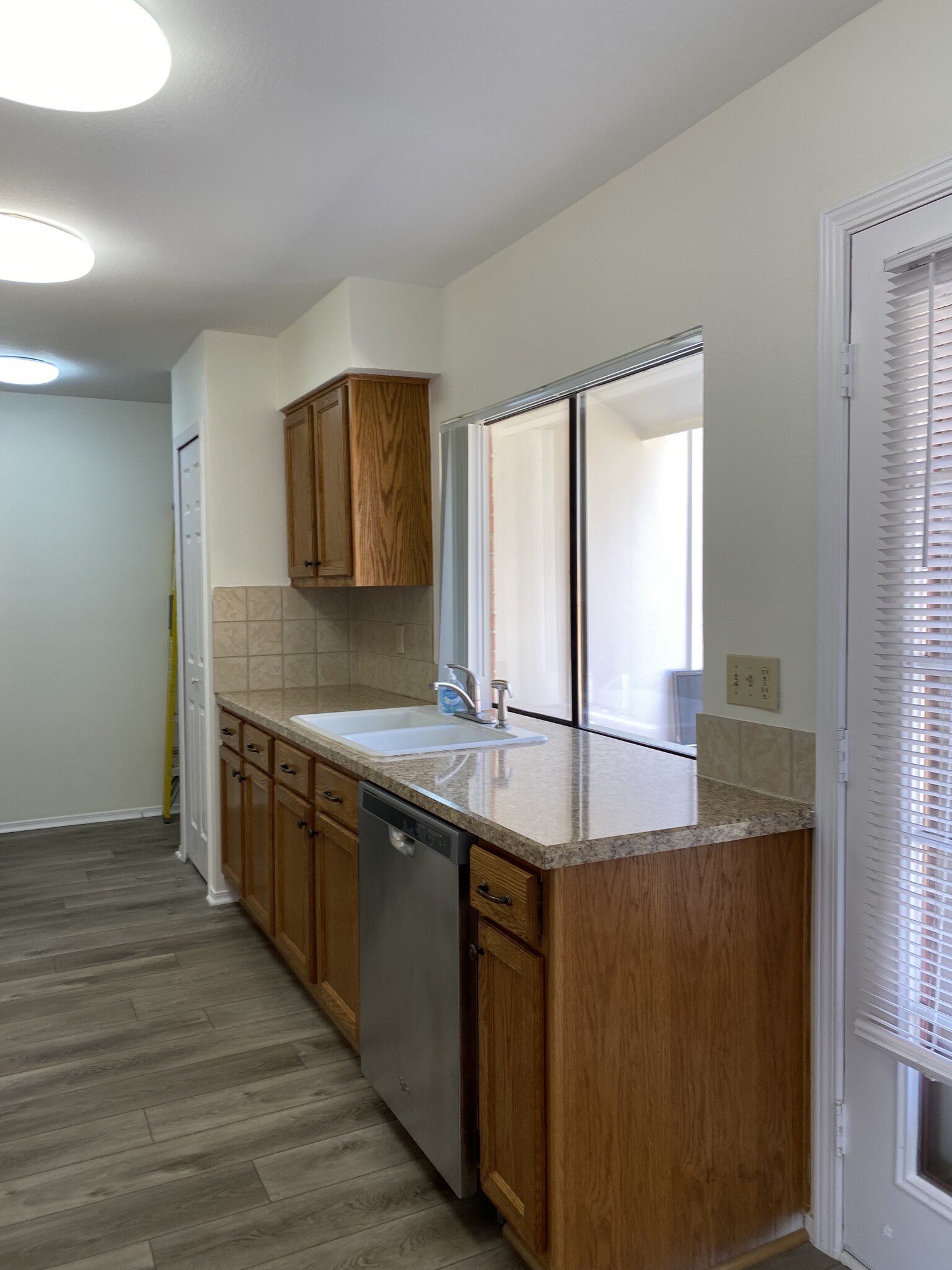 Kitchen - 2429 Majestic Dr