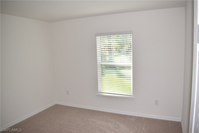 Building Photo - 3437 Renault Cir