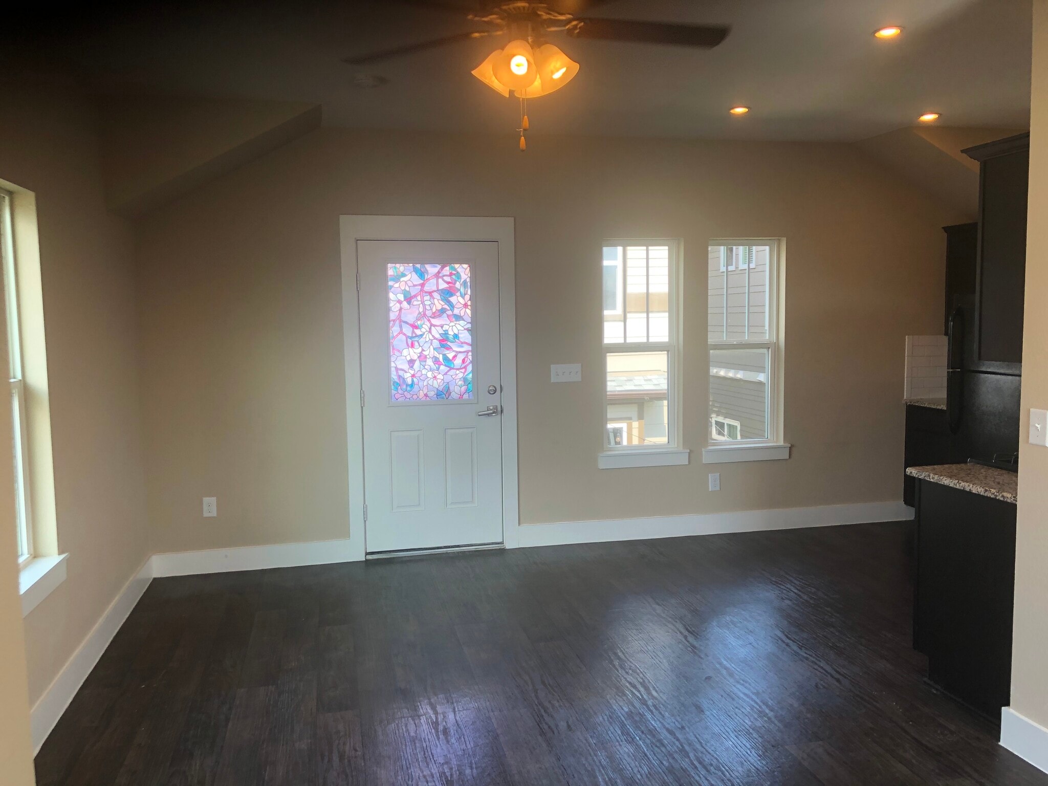 Building Photo - 819 Morrow St