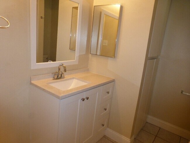 Building Photo - Concord 3 bedroom 2 bath condo updated bat...