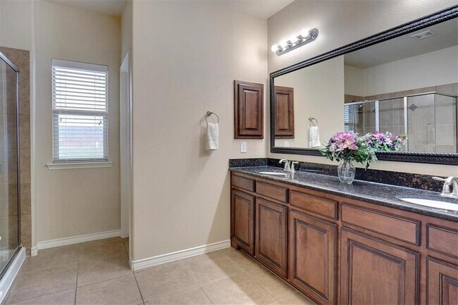Building Photo - 4100 Comanche Dr