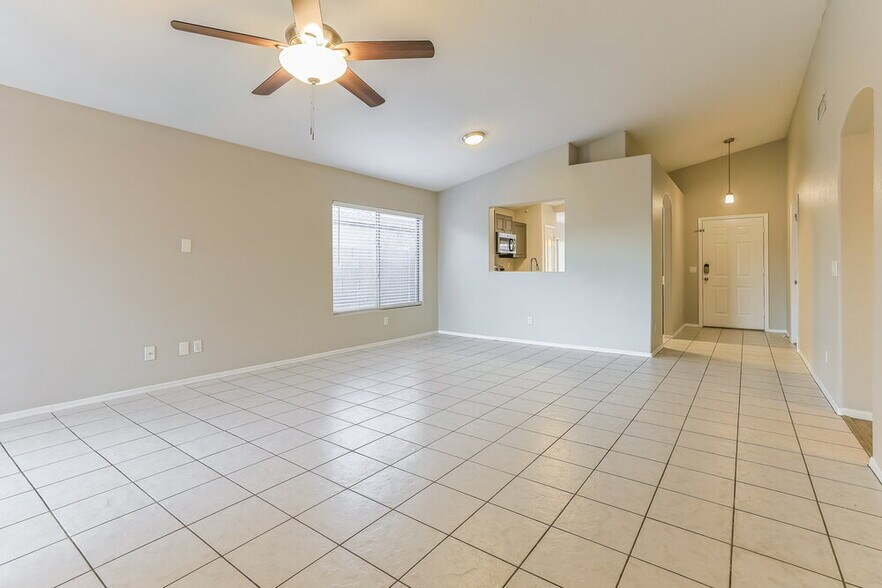 Building Photo - 11259 E Caballero St