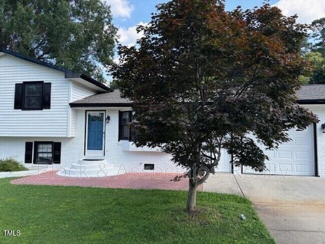 Building Photo - 710 Wakeland Dr