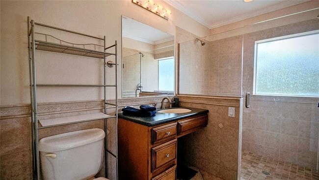 Building Photo - 881 Bayshore Dr