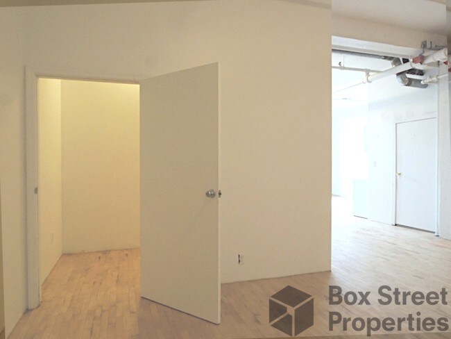 Building Photo - 449 Troutman St