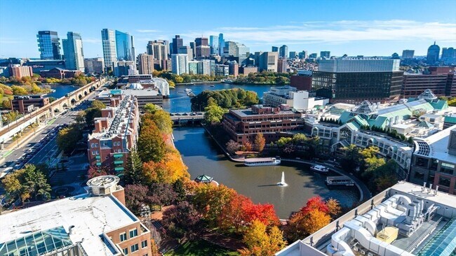 Building Photo - 17 Otis St