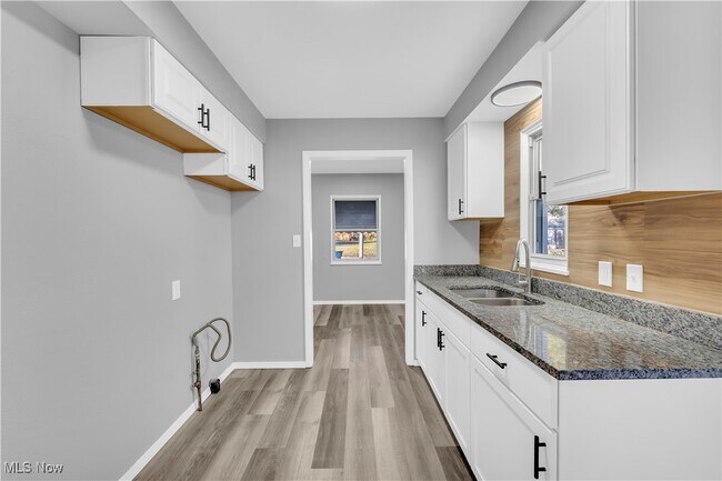 Building Photo - 13813 Leroy Ave