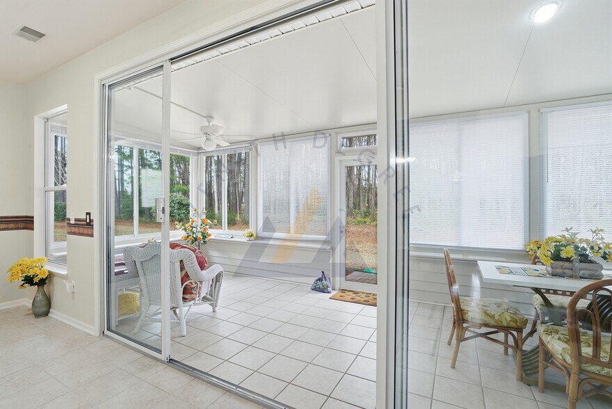 Building Photo - 10 Screven Ct