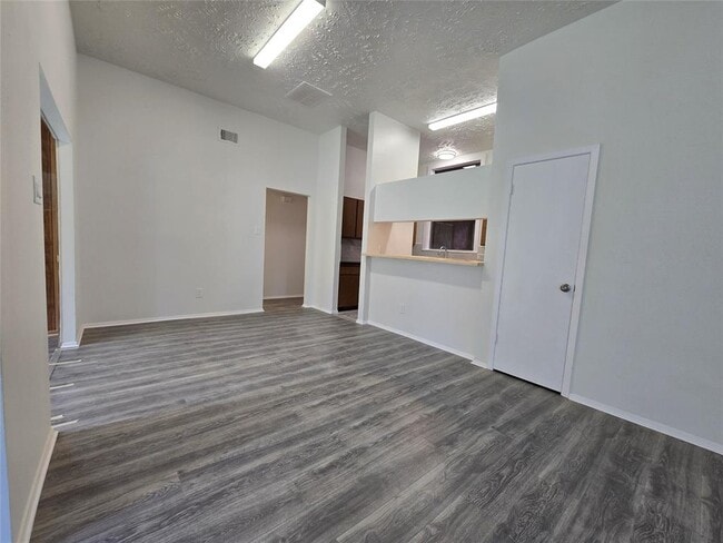 Building Photo - 7011 Foxmont Ln