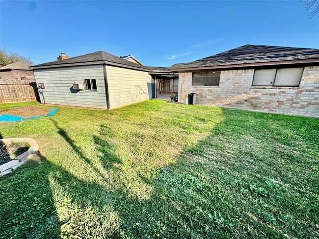 Building Photo - 10131 Sagedale Dr