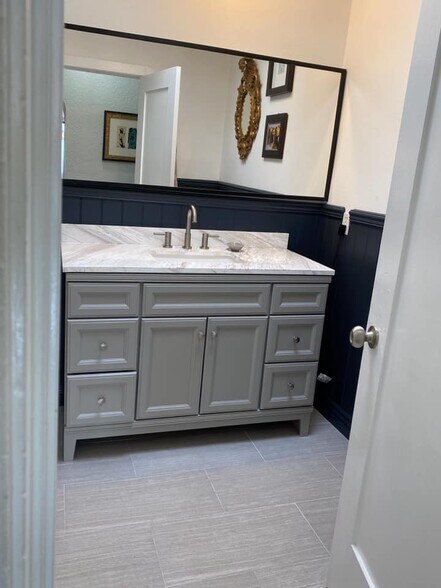 Bath - 5369 Dockweiler Pl