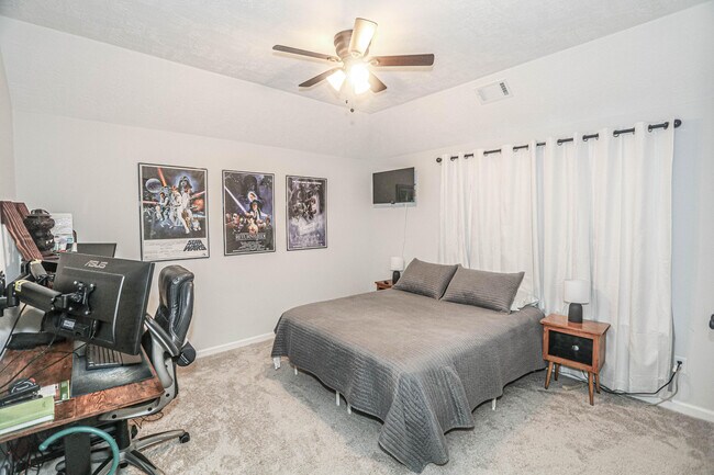 Building Photo - 550 Jensen Ln