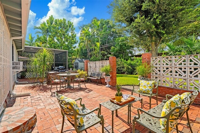 Building Photo - 430 NE 52nd Terrace