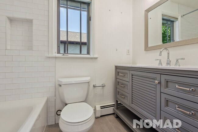 Building Photo - Stunning 5BR House in Denver