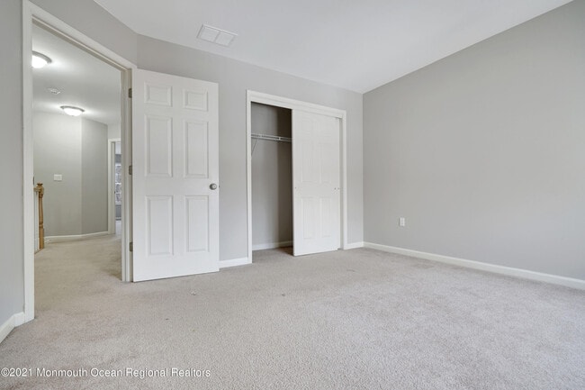 Building Photo - 44 Smock Ct