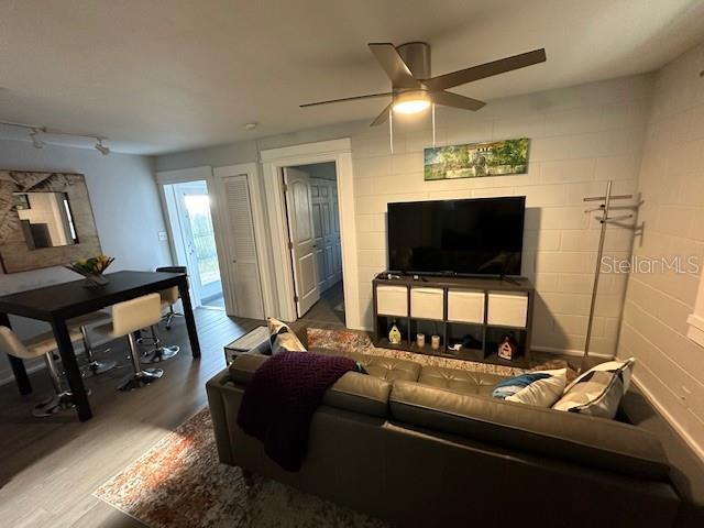 Building Photo - 1802 Lucerne Ter