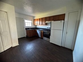 Building Photo - 632 S Rogers Rd