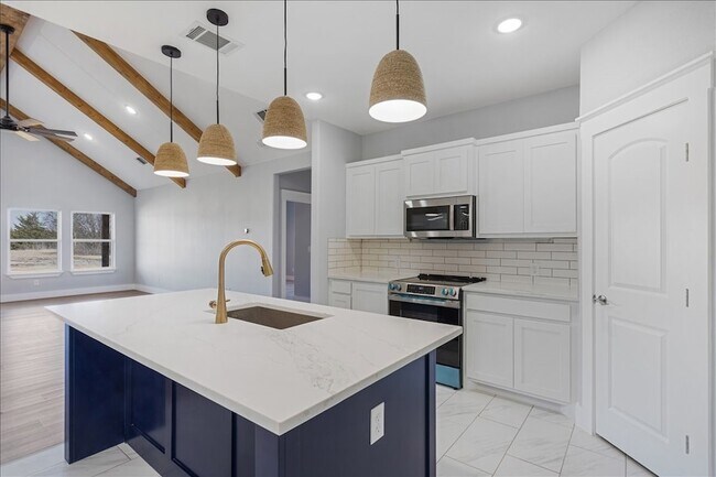 Building Photo - 2355 Co Rd 376